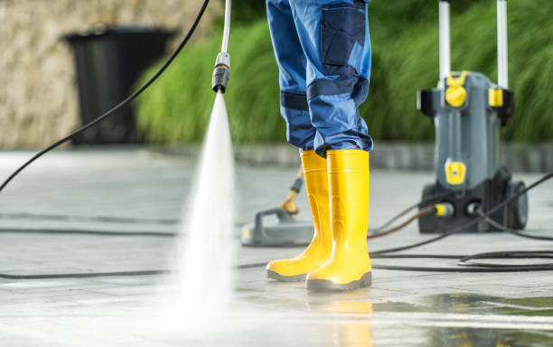 Best Garage Pressure Washing  in Poulsbo, WA